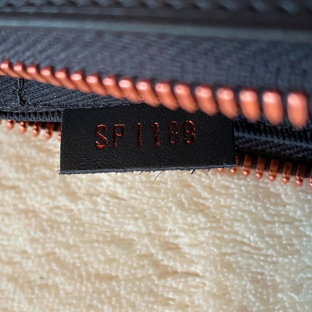 ❌SOLD❌ New LOUIS VUITTON Limited Edition Upside Down Apollo Pochette GM - Picture 10 of 13